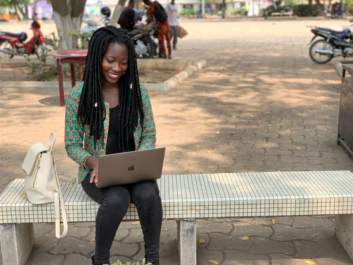 4Herfrika participant working on a laptop